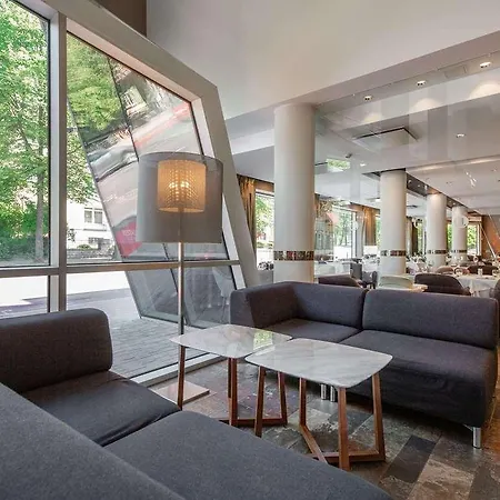 Lermitage Hotel *